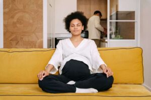 quelea-meditate-cushion-helps-you-sit-longer